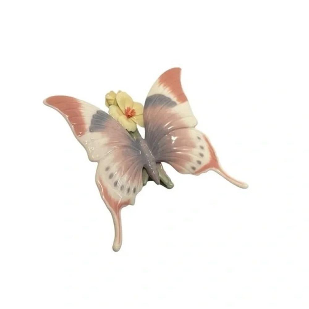 Lladro Butterfly on Flower Porcelain Figurine Pink Grey Glossy Spain 1182